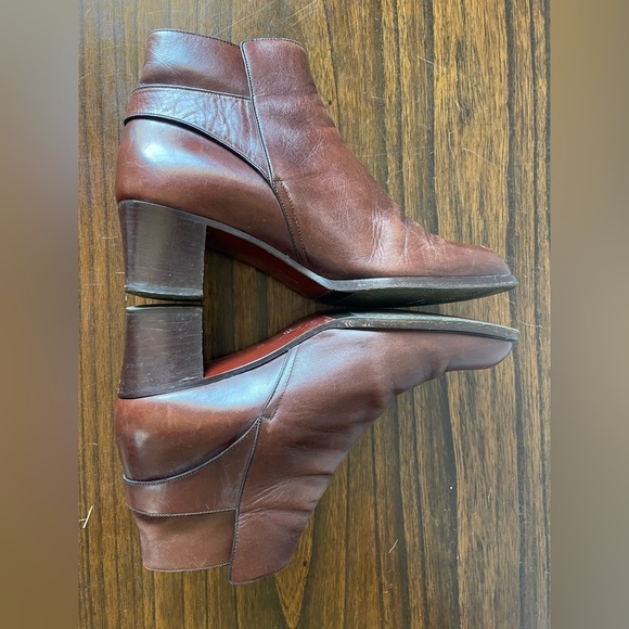 Bally, 8, designer brown leather women’s ankle boots with buckle and small heel - Picture 5 of 8